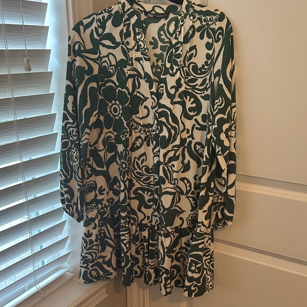 Zara Green and Cream Patterned Dress  XS EUC